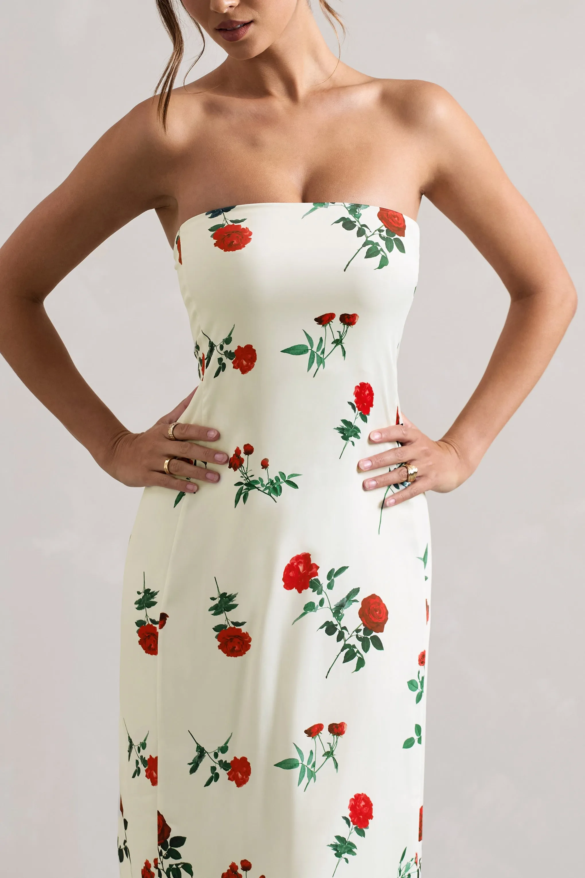 Azra | Robe longue  en satin à imprimé floral et décolleté bandeau