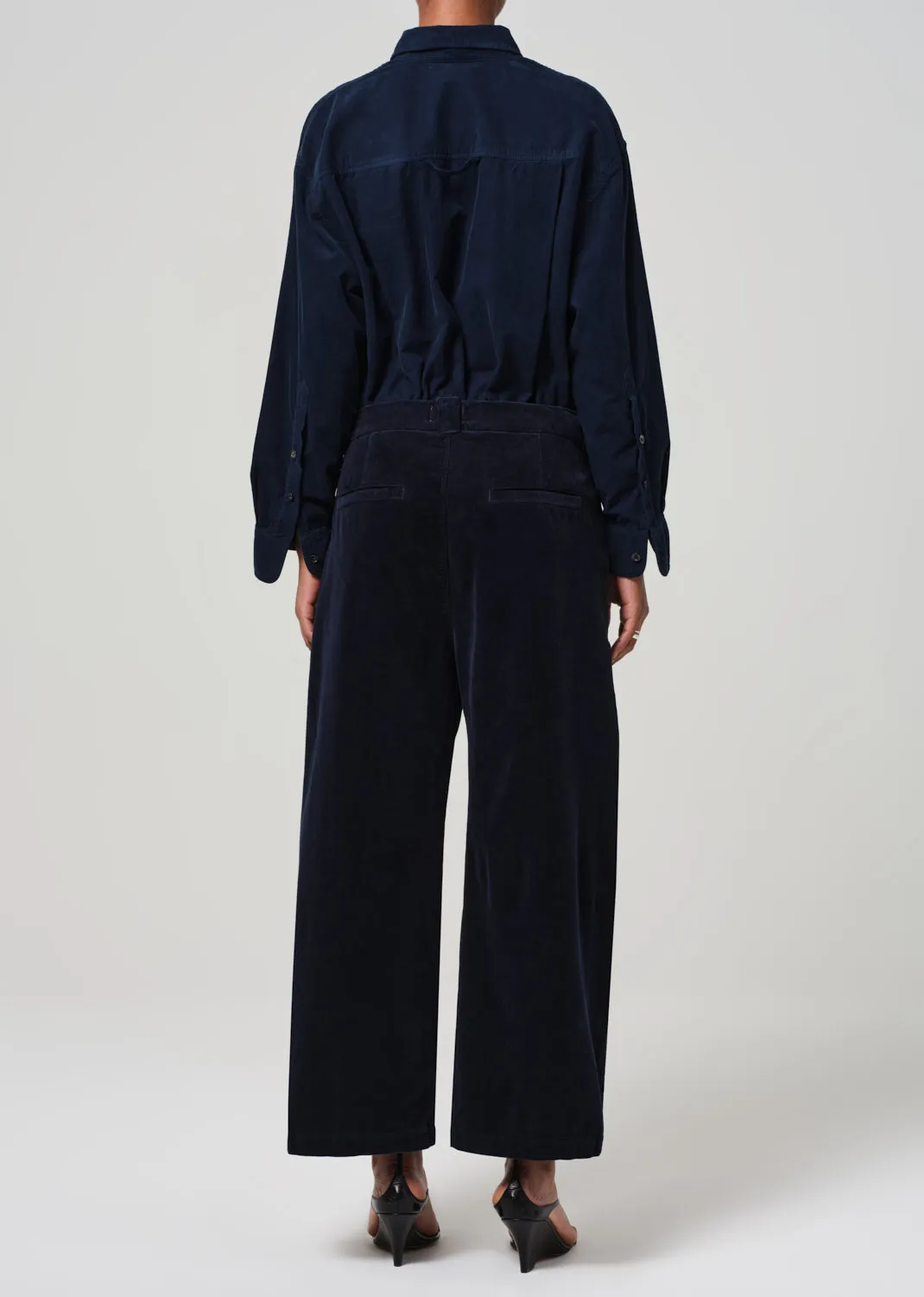 Cara Cropped Pleated Trouser Corduroy in Navy