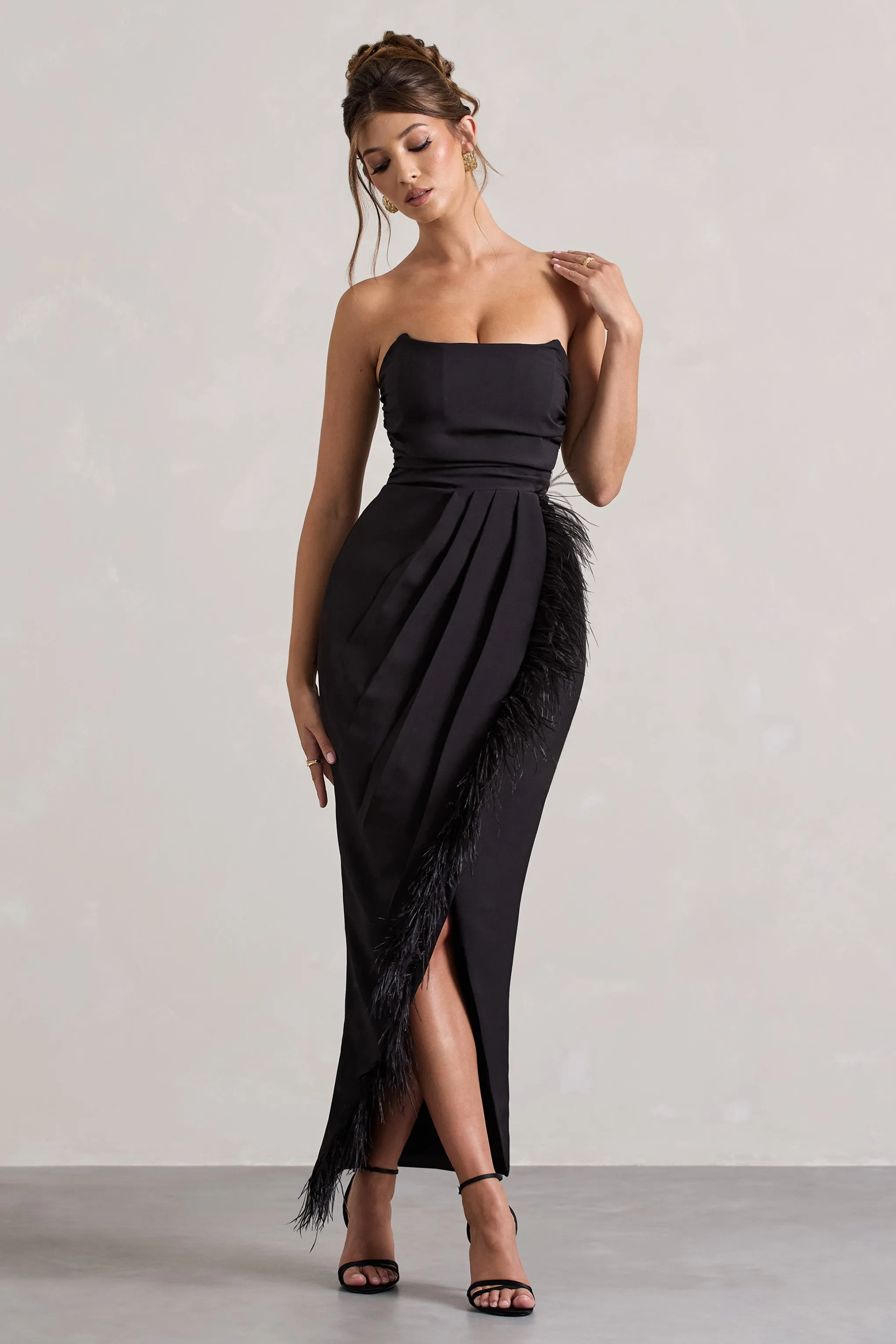 Chosen | Robe longue bandeau noire avec borbure en plumes