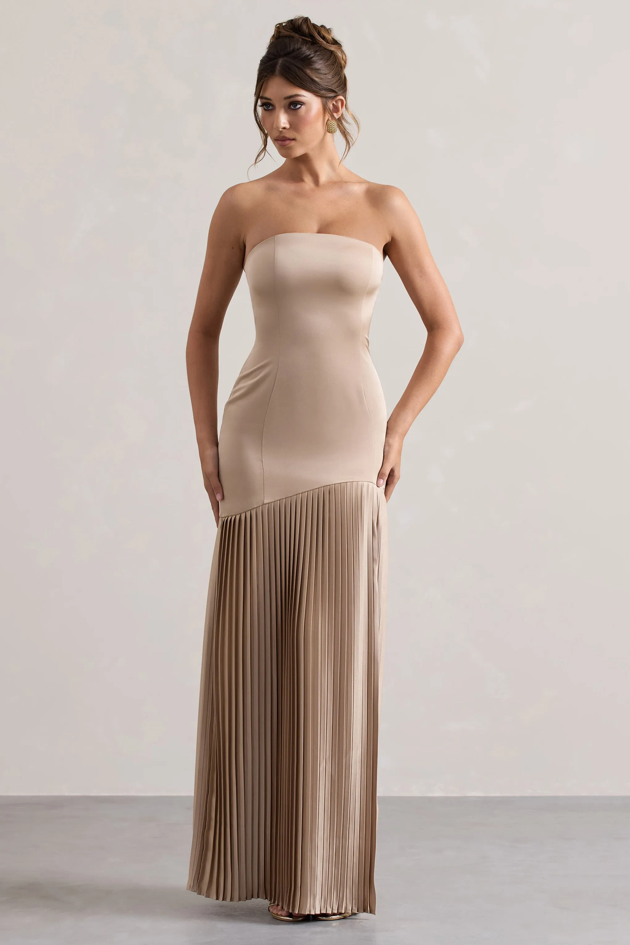 Confidence | Robe longue en satin champagne plissée et fendue