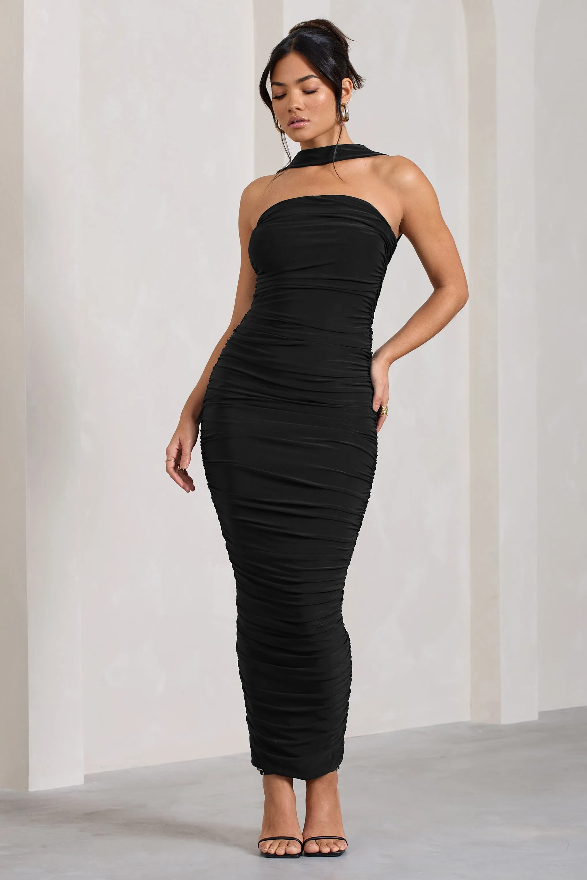 Entranced | Robe mi-longue bandeau froncée noir avec col licou