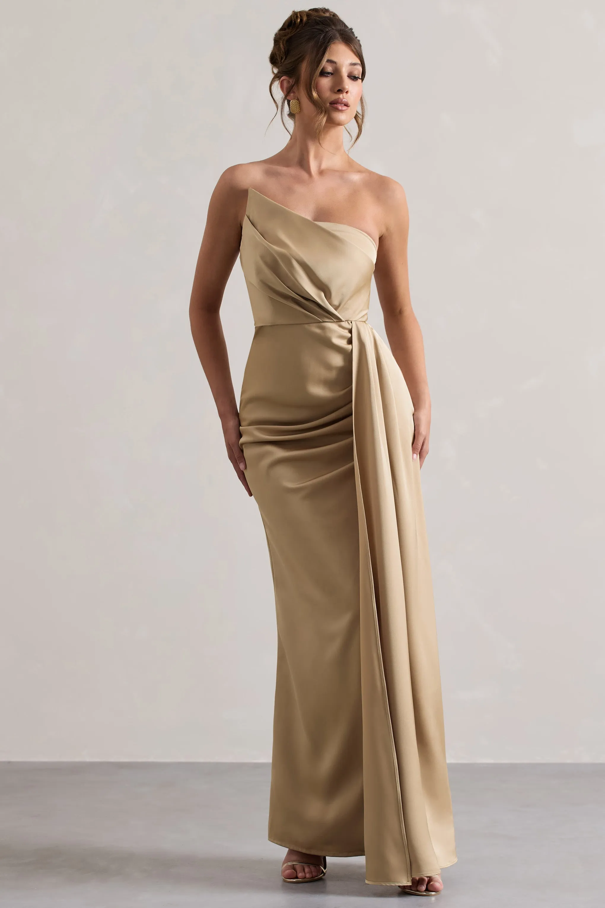 Hollywood | Robe longue en satin champagne sans manches et drapée