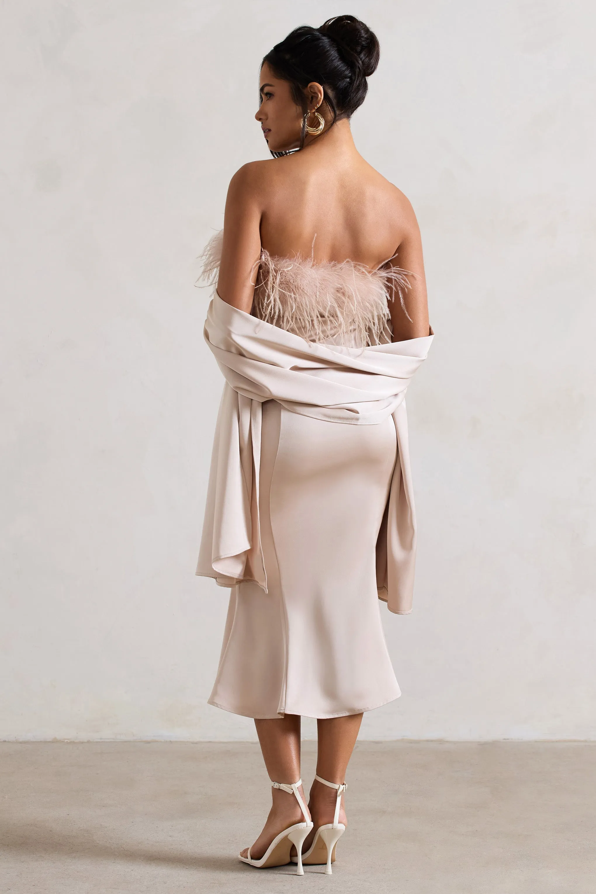 One And Only | Robe mi-longue en satin champagne et bordure de plumes