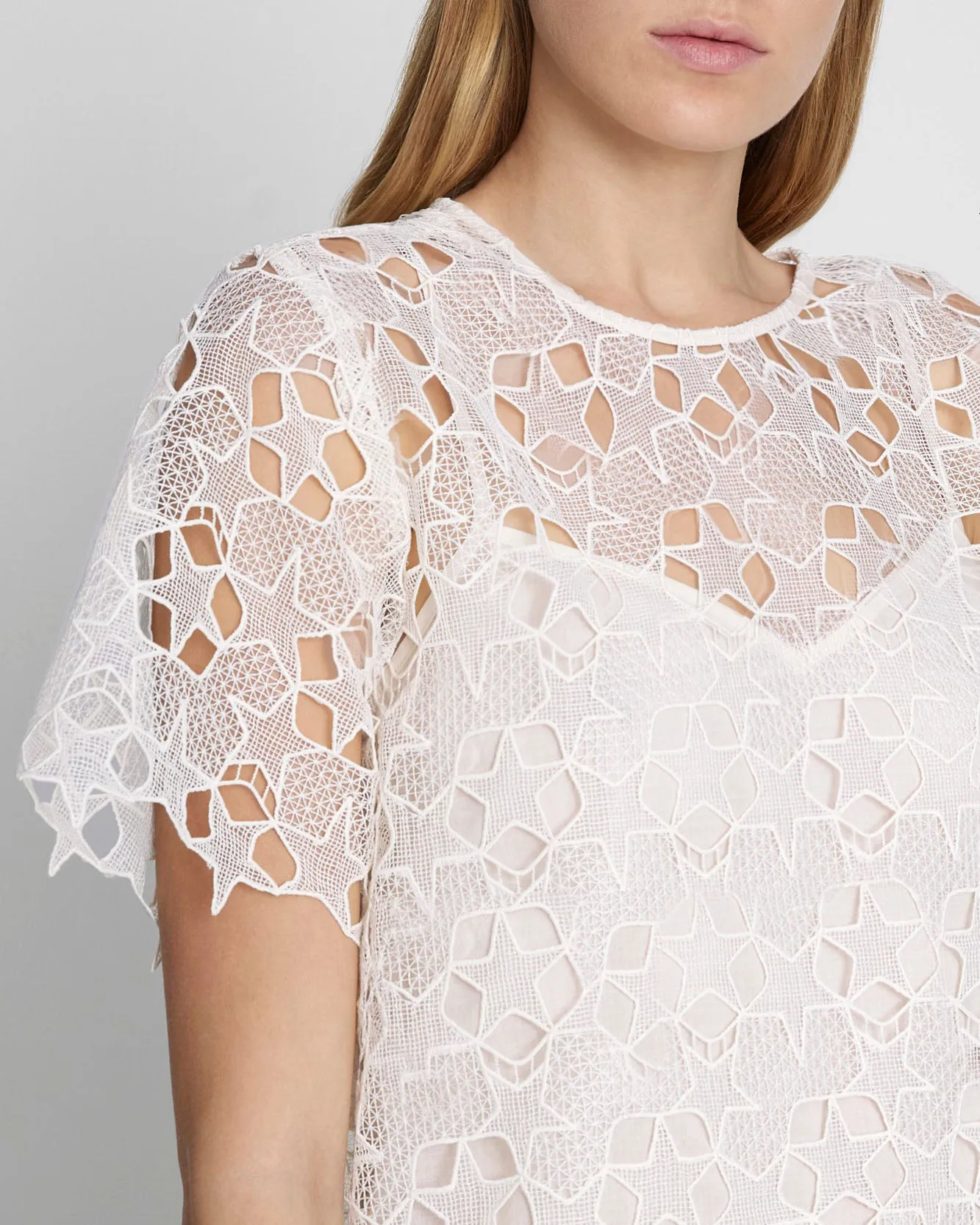 Star Lace Cropped Tee in Antique White