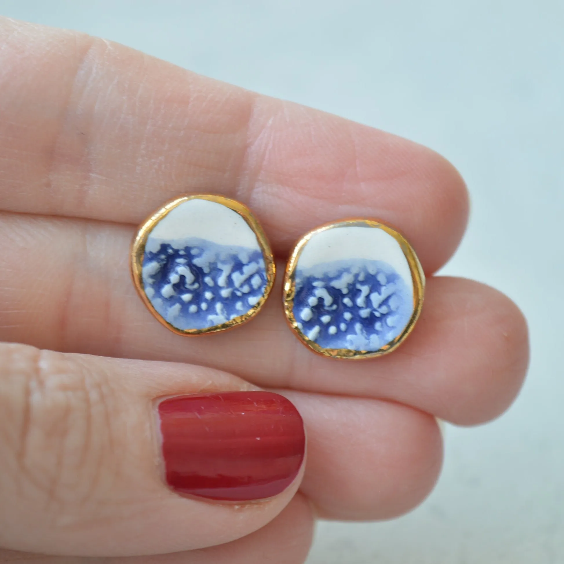 Stud earrings No. 28