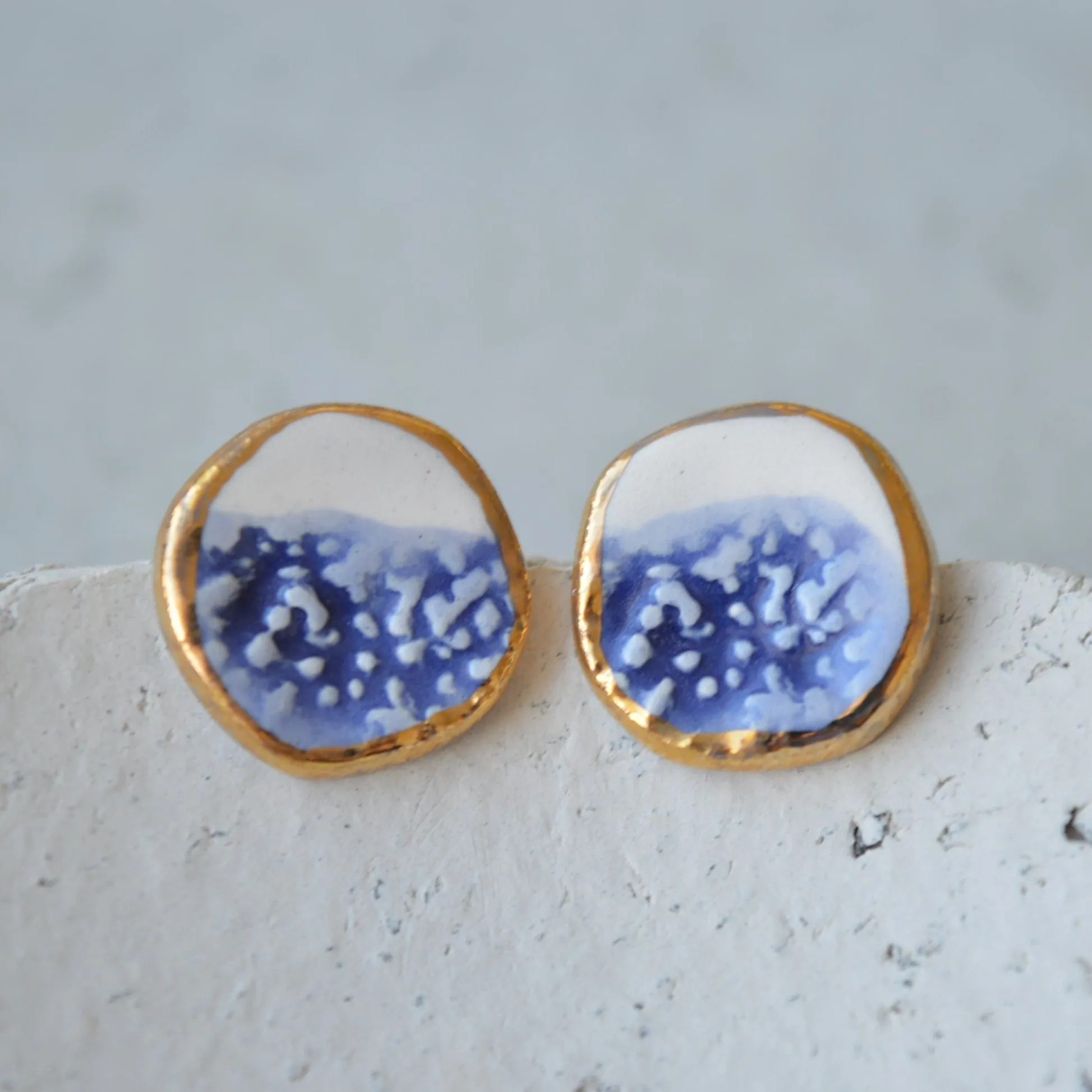 Stud earrings No. 28